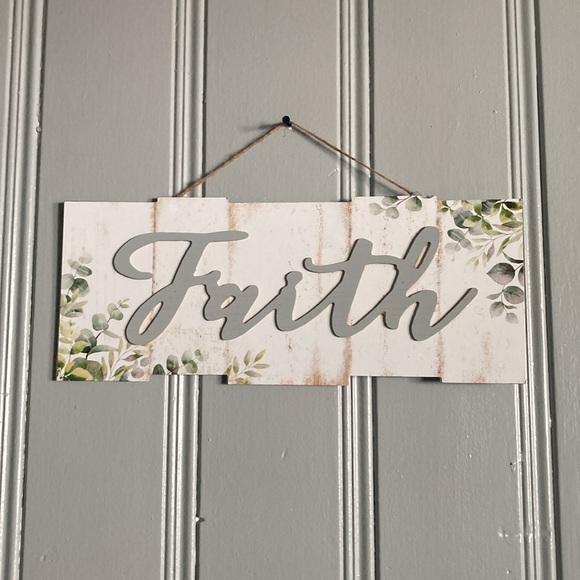 NWT- FAITH Floral Wooden Rustic Farmhouse Chic Hanging Fence Decoration Sign - Picture 17 of 17